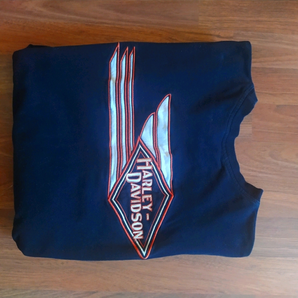 Harley Davidson men's size Med long sleeve shirt